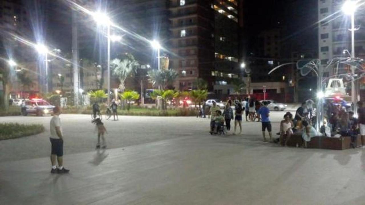 Ape Temporada Praia Grande Sp Completo Com Piscina, Churrasqueira, Estacionamento エクステリア 写真