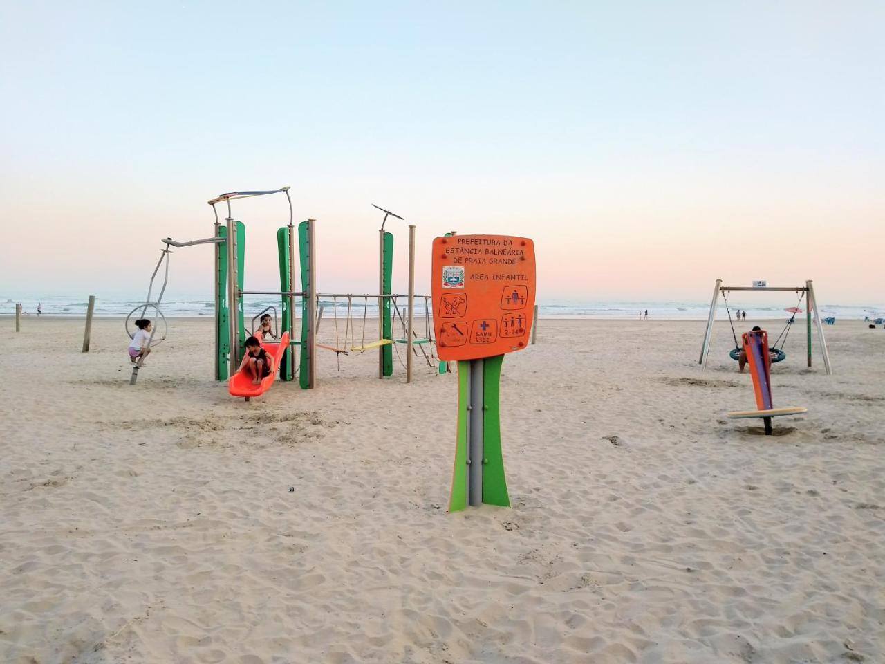 Ape Temporada Praia Grande Sp Completo Com Piscina, Churrasqueira, Estacionamento エクステリア 写真